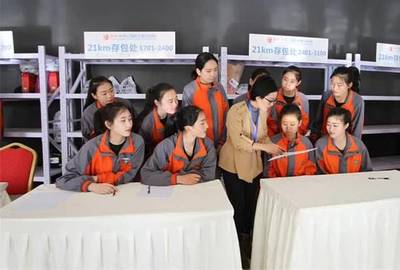 300名青年志愿者为2018禾中·张家口国际半程马拉松保驾护航